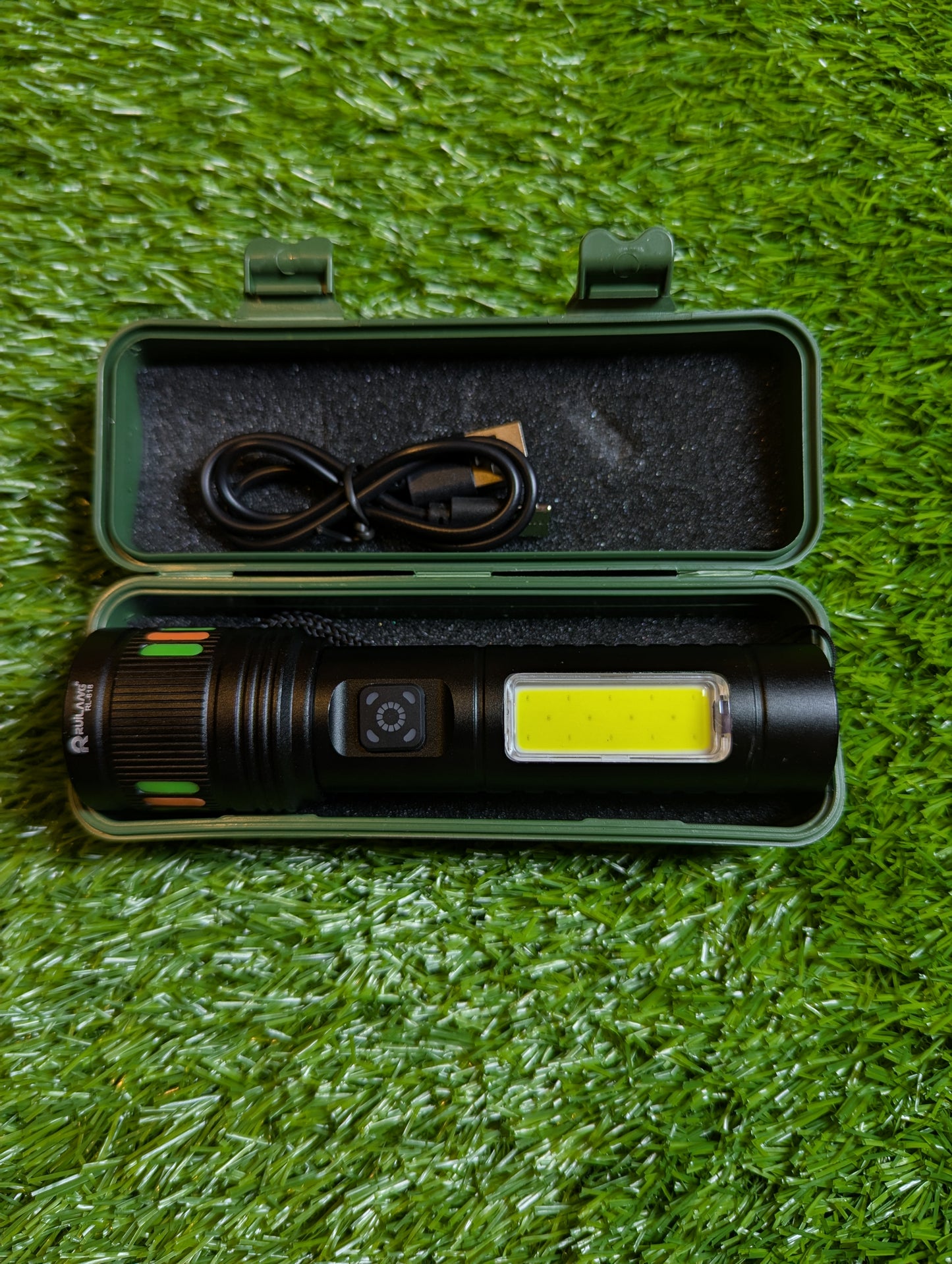 Ruilang RL-618 Portable Rechargeable Powerful LED Flashlight